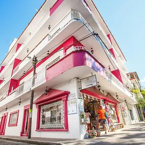 suites-plaza-del-rio.hotelspuertovallarta.org/